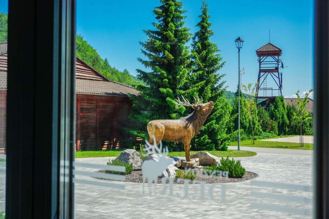 Penzion Deer Valča Eksteriør bilde
